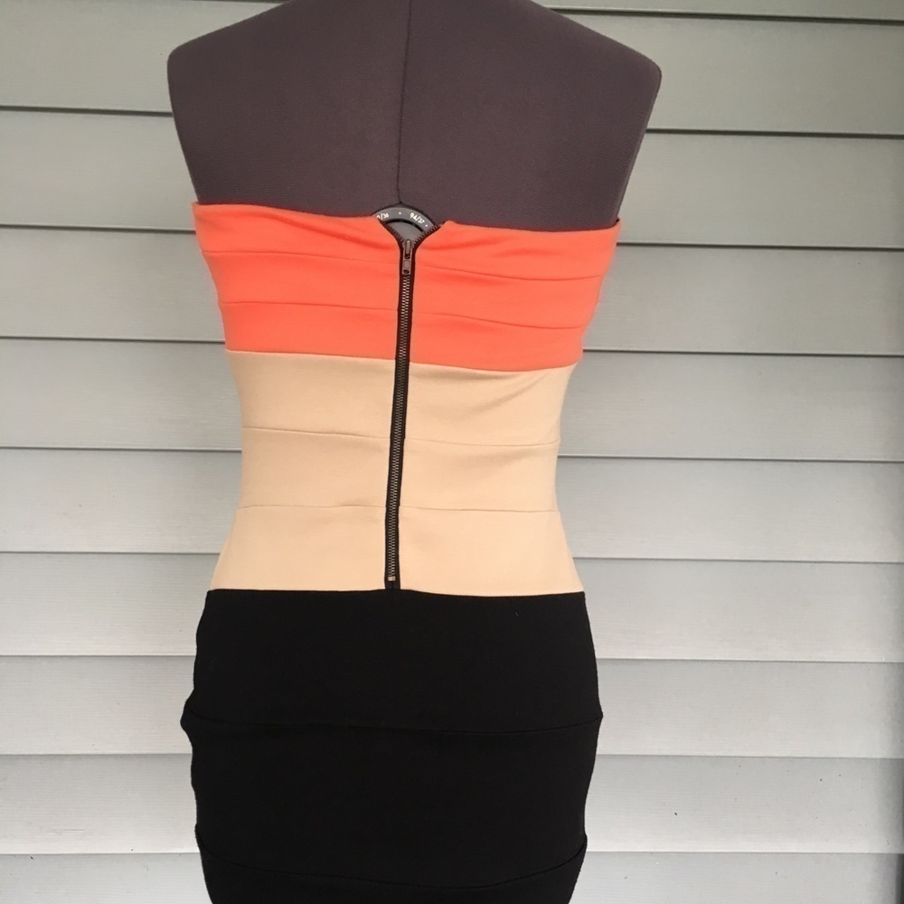 Dress - Picture 2 of 3